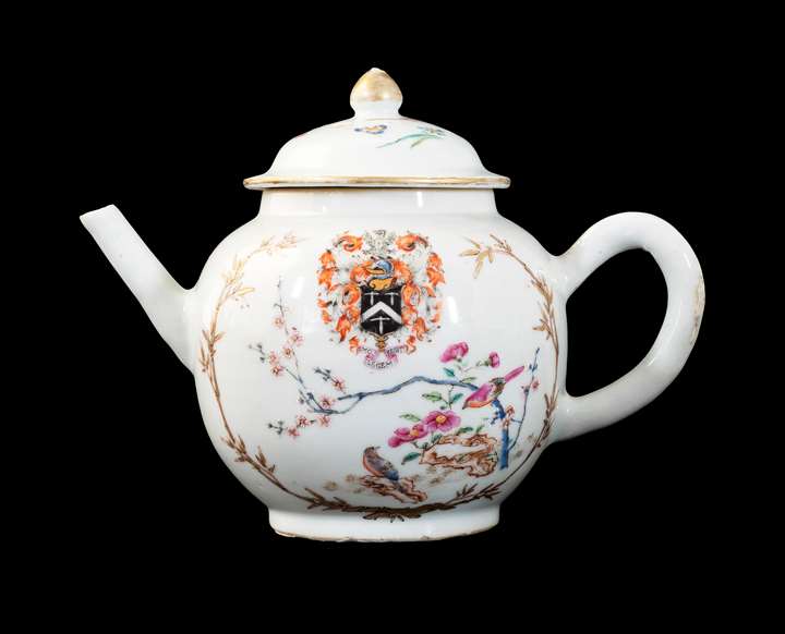 GG: Chinese armorial porcelain teapot and cover, arms of Mosley